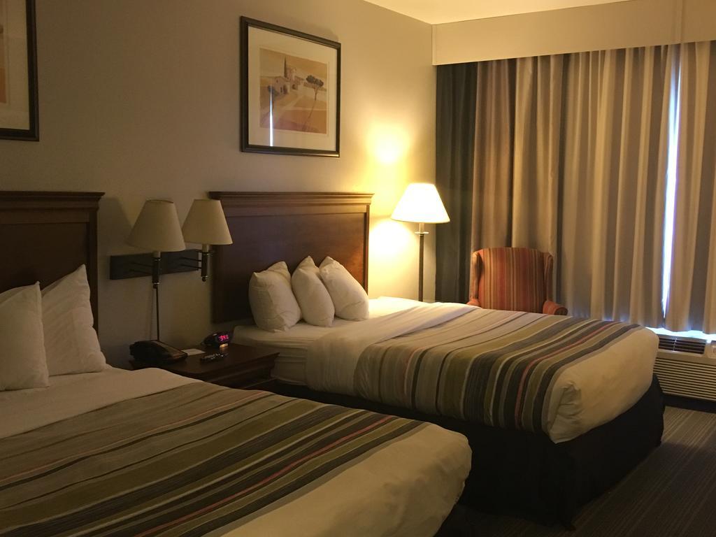 Country & By Radisson, Chambersburg, Pa Hotel 2*