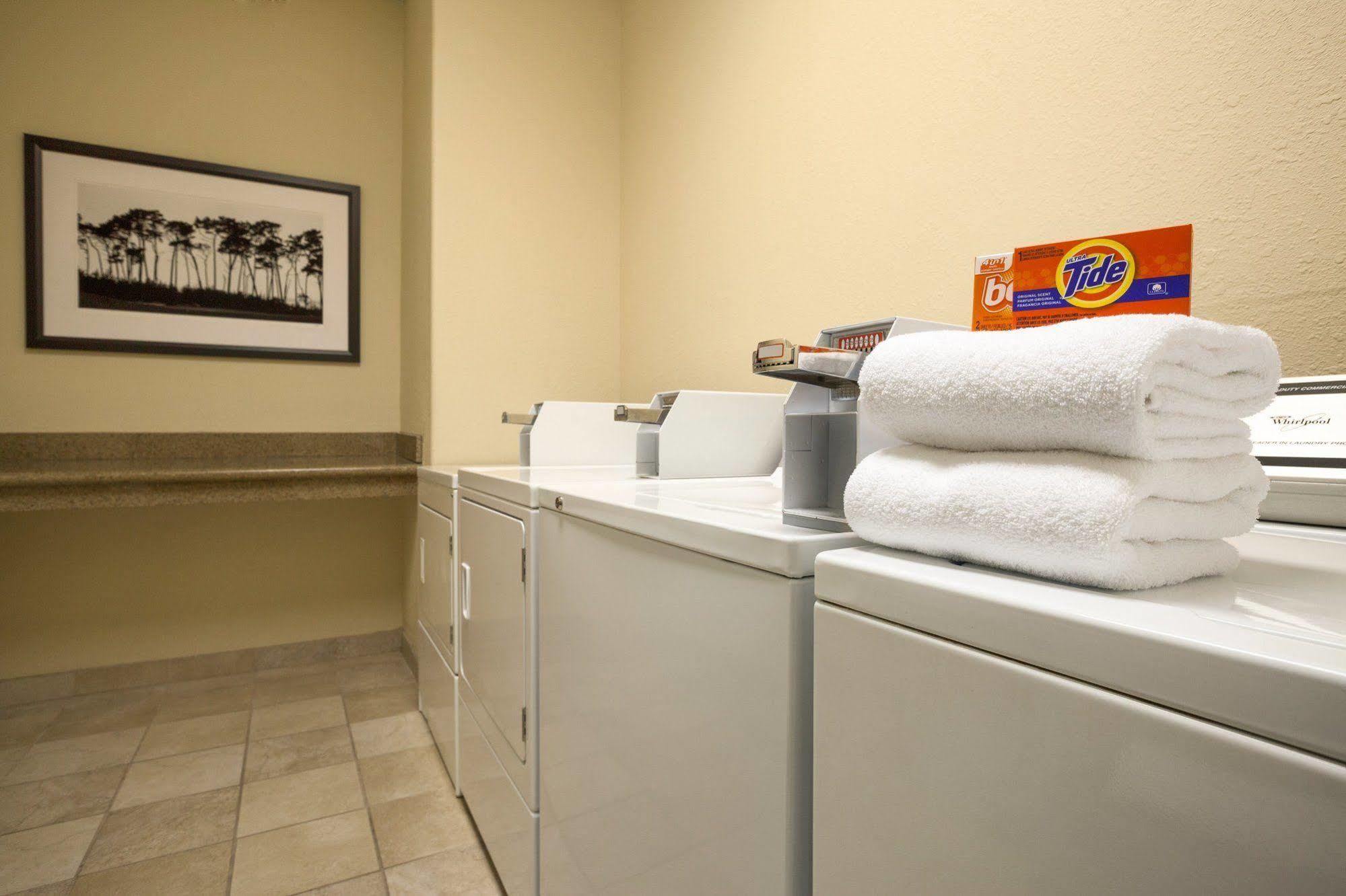 Hotel Country & By Radisson, Chambersburg, Pa